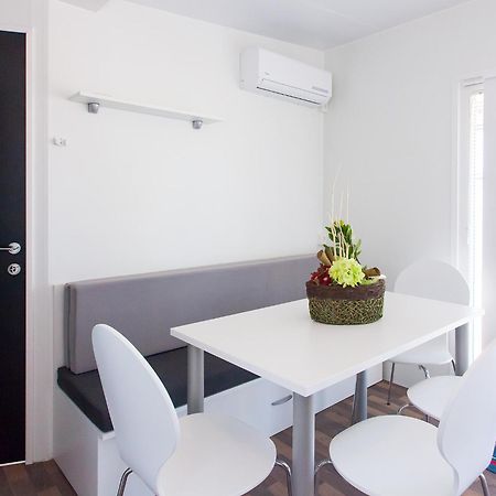 Camping Adria Mobile Homes In Camping Kastanija Novigrad Istria المظهر الخارجي الصورة