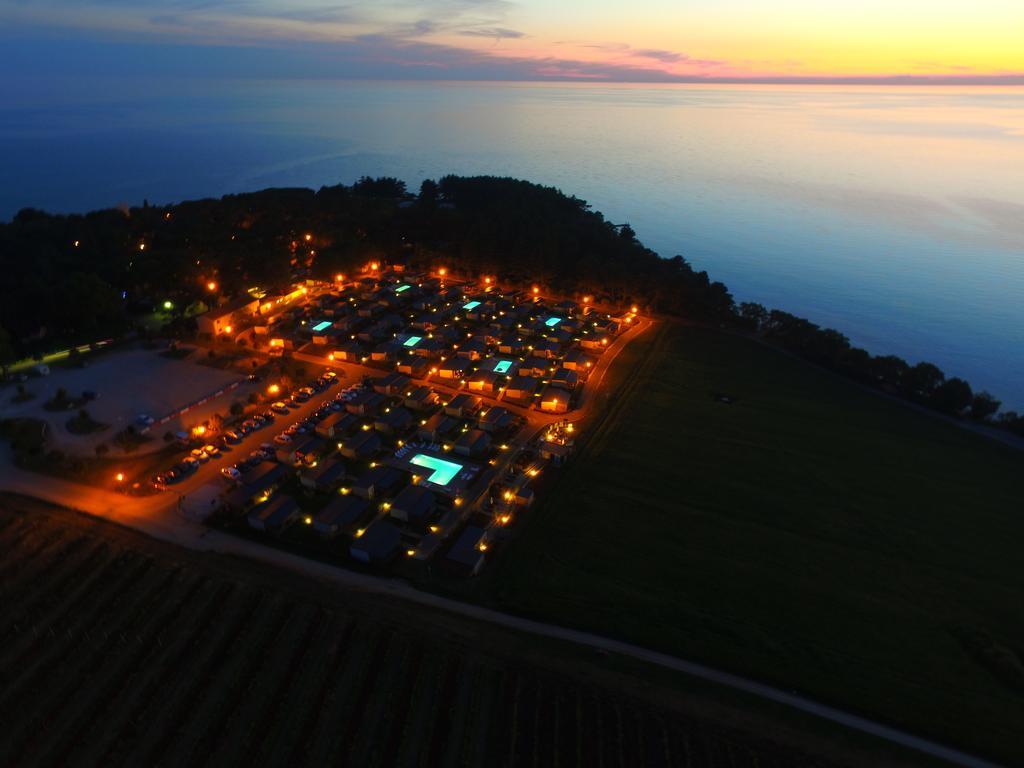 Camping Adria Mobile Homes In Camping Kastanija Novigrad Istria المظهر الخارجي الصورة