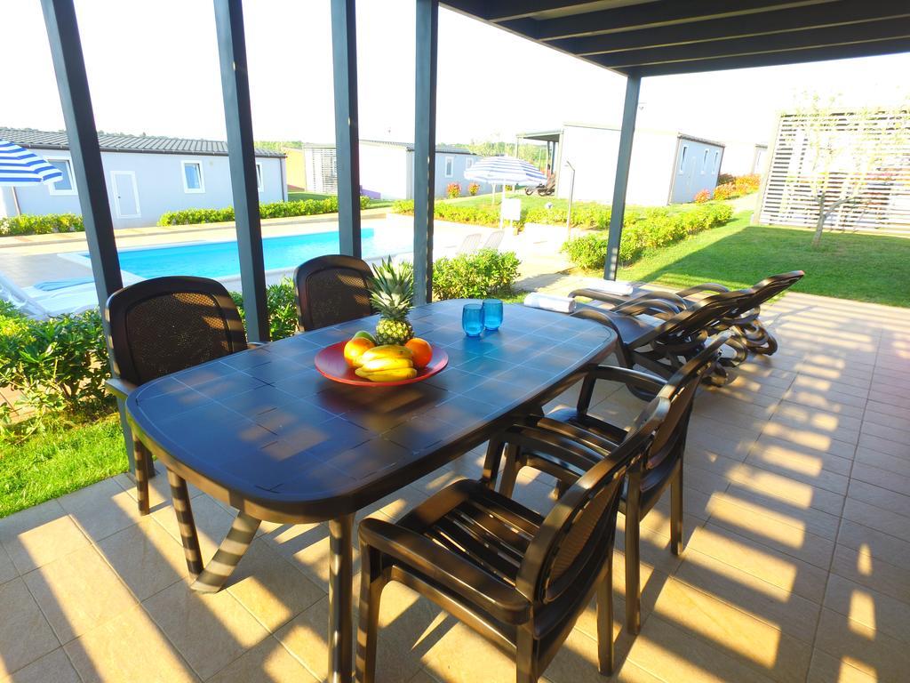 Camping Adria Mobile Homes In Camping Kastanija Novigrad Istria المظهر الخارجي الصورة