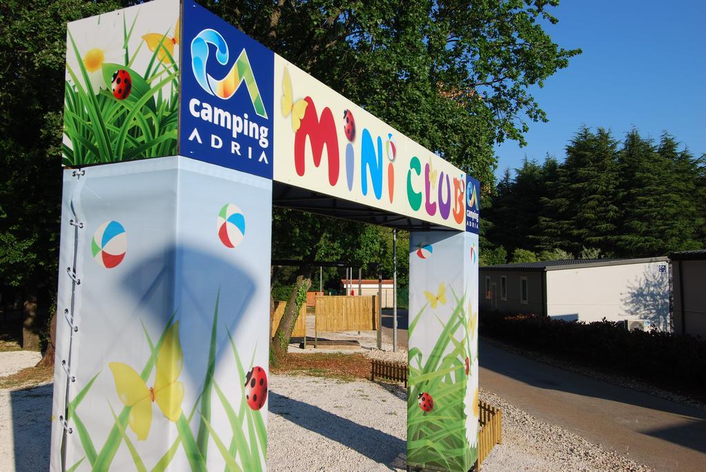 Camping Adria Mobile Homes In Camping Kastanija Novigrad Istria المظهر الخارجي الصورة
