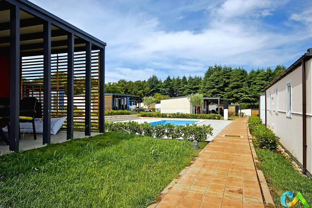 Camping Adria Mobile Homes In Camping Kastanija Novigrad Istria المظهر الخارجي الصورة