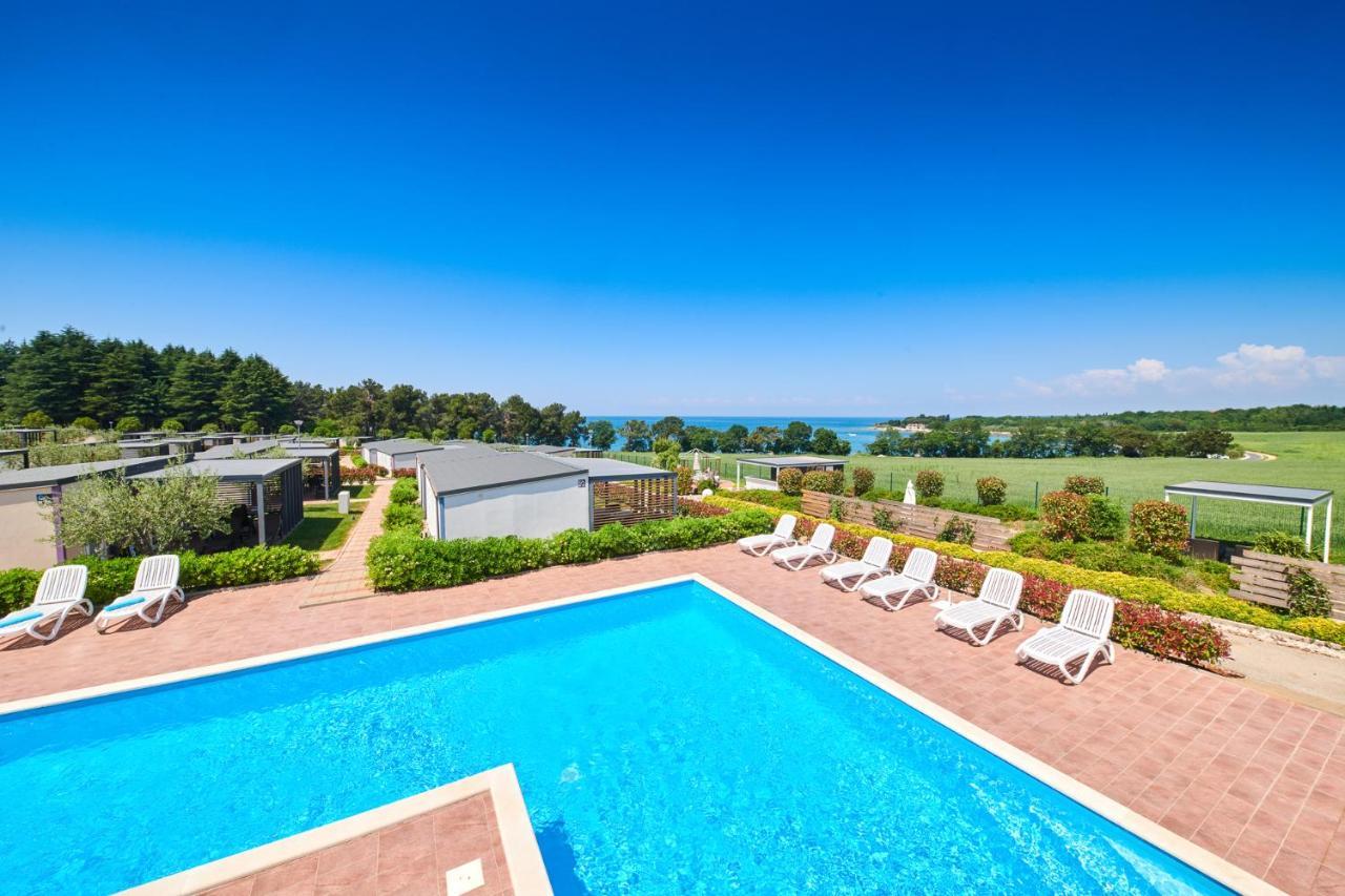 Camping Adria Mobile Homes In Camping Kastanija Novigrad Istria المظهر الخارجي الصورة